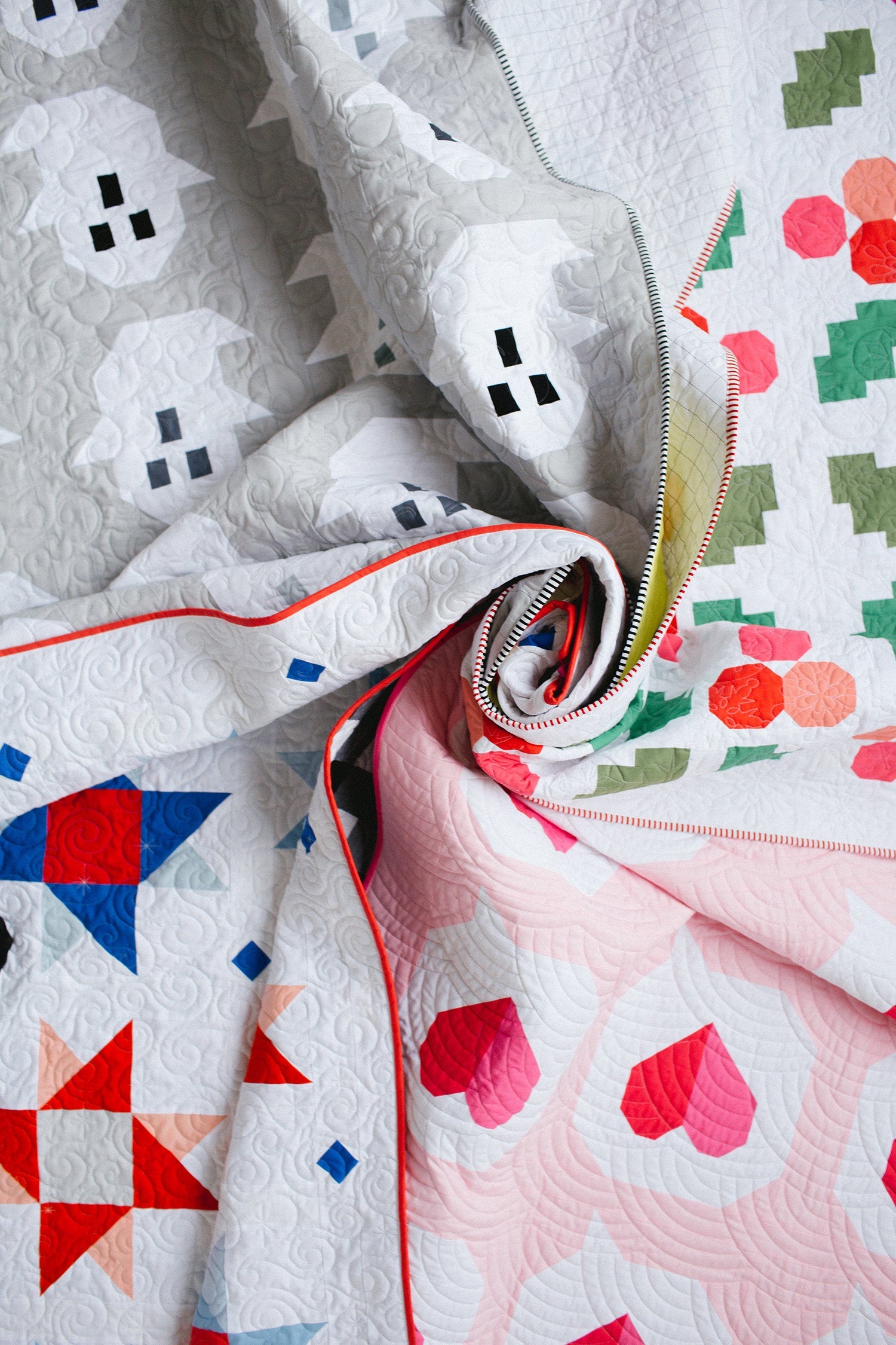 PDF Holly Jolly Quilt Pattern – Pen and Paper Patterns